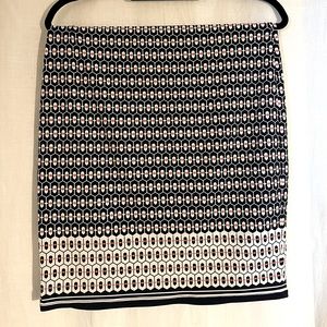 Fitted mini skirt, M